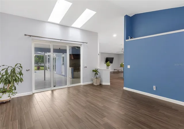 5th image of 727 Hidden Lake Dr, Tarpon Springs, FL 34689 | MLS# TB8509228