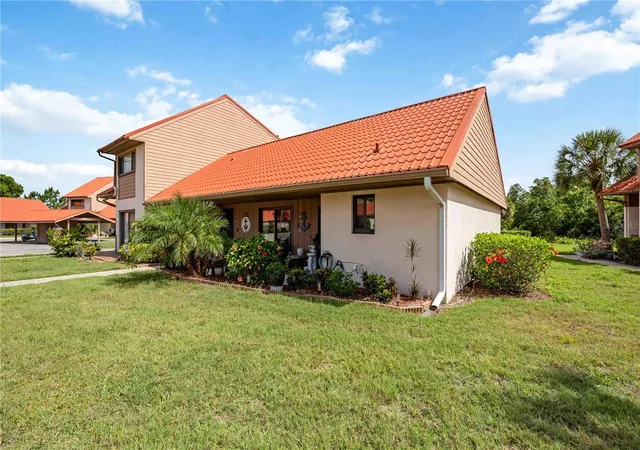 Photo 3 of Single family home for sale at 6507 Draw Ln #68, Sarasota, FL 34238 | MLS# A4693842 | Listing updated on 2026-07-21
