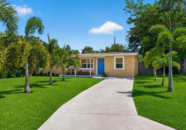 Photo 1 of Single family home for sale at 101 40th Avenue Se, Saint Petersburg, FL 33705 | MLS# TB8509242 | Listing updated on 2026-10-06