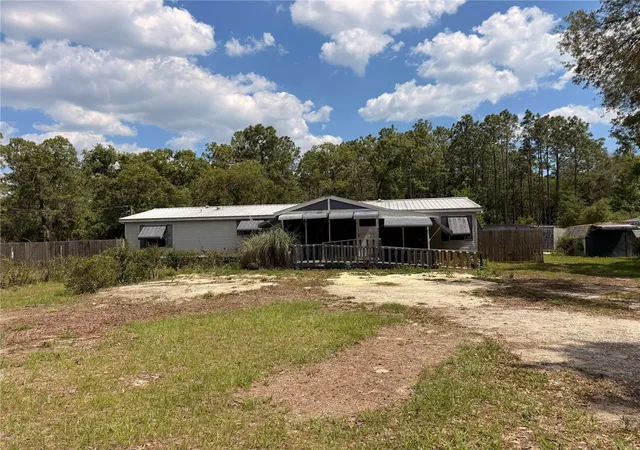 Homes for sale in Morriston, FL | 7561 Se 120th Ct, Morriston, FL 32668 | MLS# OM724829