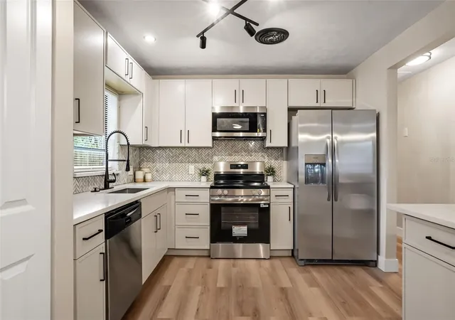Photo 2 of Single family home for sale at 1348 Radclyffe Rd, Orlando, FL 32804 | MLS# O6408360 | Listing updated on 2026-09-07
