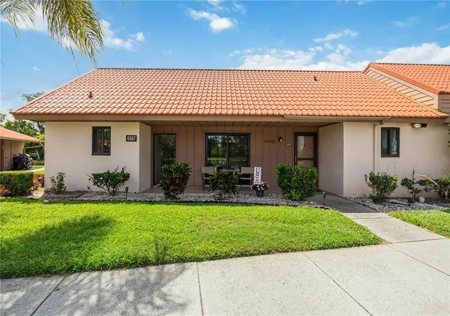 2nd image of 6567 Draw Ln #104, Sarasota, FL 34238 | MLS# A4693843