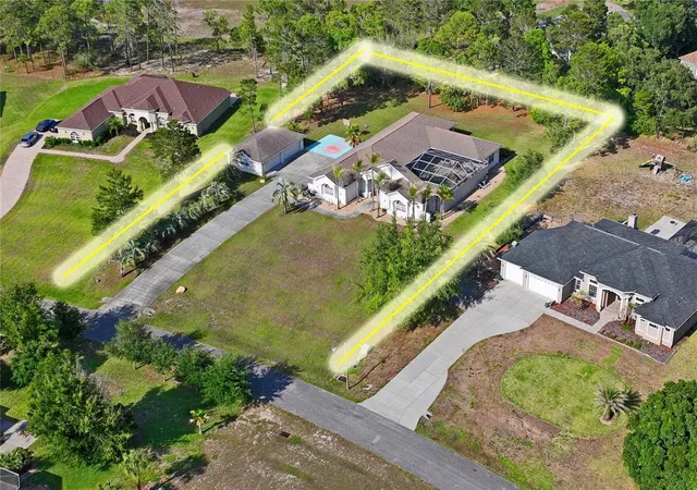 3rd image of 10120 Shortleaf Ct, Weeki Wachee, FL 34613 | MLS# TB8509258