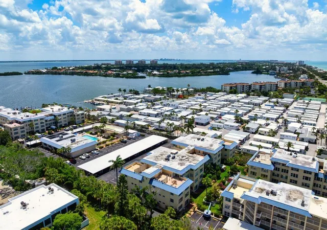 Homes for sale in Longboat Key, FL | 3806 Gulf Of Mexico Drive, Longboat Key, FL 34228 | Houzeo
