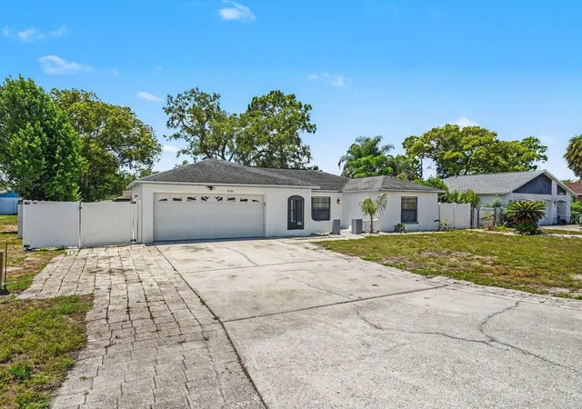 Photo 3 of Single family home for sale at 8180 Wooden Dr, Spring Hill, FL 34606 | MLS# TB8509261 | Listing updated on 2026-08-21