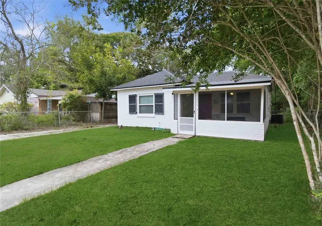 Photo 3 of Single family home for sale at 1906 Mae St, Orlando, FL 32806 | MLS# O6408409 | Listing updated on 2026-08-21