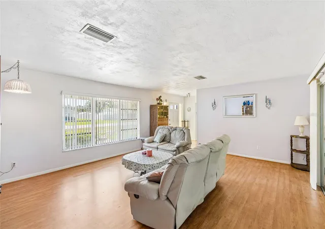 4th image of 2059 Waterfall Dr, Spring Hill, FL 34608 | MLS# TB8509291