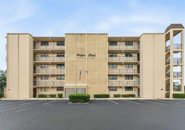 Photo 2 of Condo for sale at 325 Wilder Blvd #103, Daytona Beach, FL 32114 | MLS# V4949123 | Listing updated on 2026-10-03