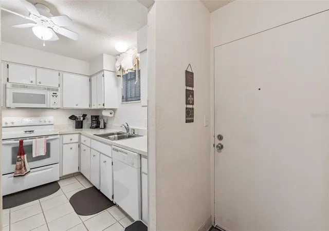 Photo 3 of Condo for sale at 325 Wilder Blvd #103, Daytona Beach, FL 32114 | MLS# V4949123 | Listing updated on 2026-10-03