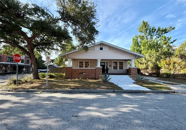 Photo 2 of Single family home for sale at 419 W Park Ave, Tampa, FL 33602 | MLS# TB8509308 | Listing updated on 2026-09-15