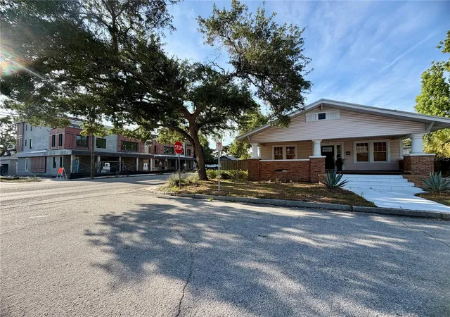 3rd image of 419 W Park Ave, Tampa, FL 33602 | MLS# TB8509308