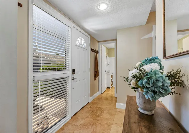 4th image of 121 Crown Pt Cir, LONGWOOD, FL 32779