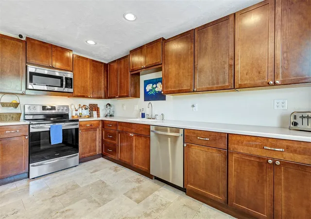 5th image of 121 Crown Pt Cir, LONGWOOD, FL 32779