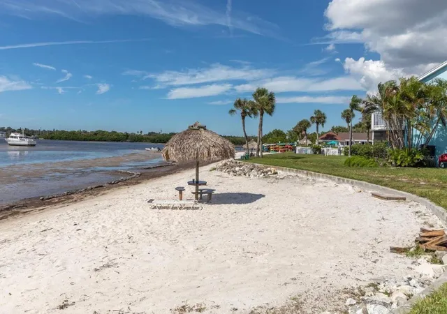Homes for sale in St Petersburg, FL | 4160 35th Terrace, St Petersburg, FL 33711 | Houzeo