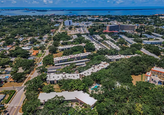 3rd image of 820 Patricia Ave #109, Dunedin, FL 34698 | MLS# TB8509334