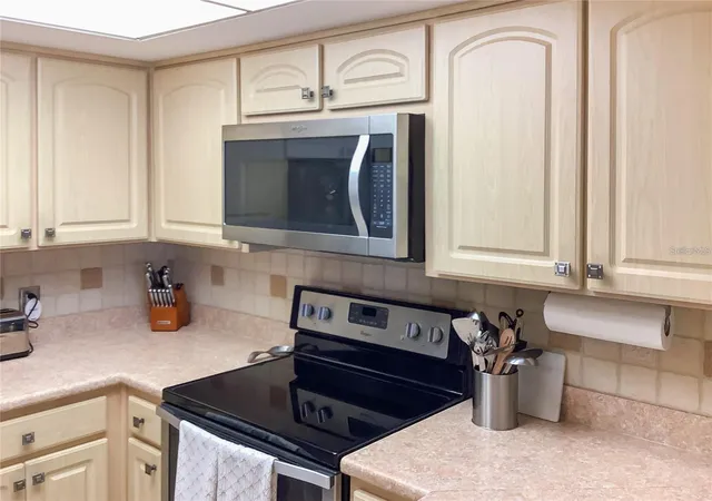 5th image of 4736 Jasper Dr #207, New Port Richey, FL 34652 | MLS# W7885826