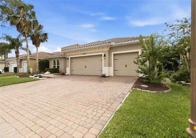 Homes for sale in Kissimmee, FL | 3716 Paradiso Cir, Kissimmee, FL 34746 | MLS# O6408454