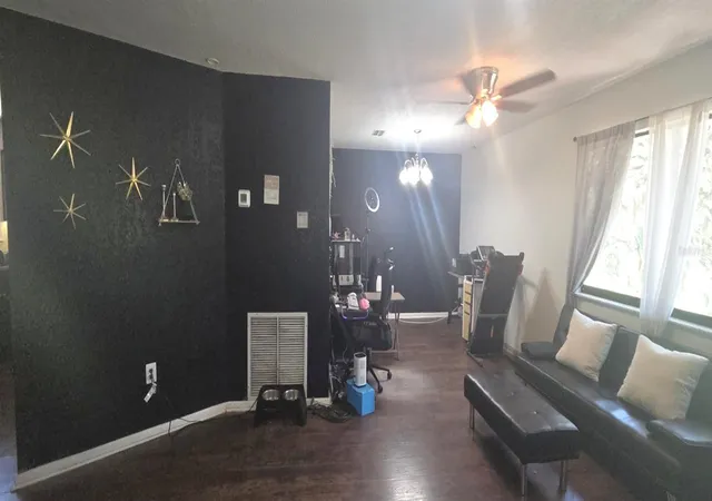 Photo 3 of Single family home for sale at 4322 Casaurina Rd, Lady Lake, FL 32159 | MLS# O6408458 | Listing updated on 2026-08-12
