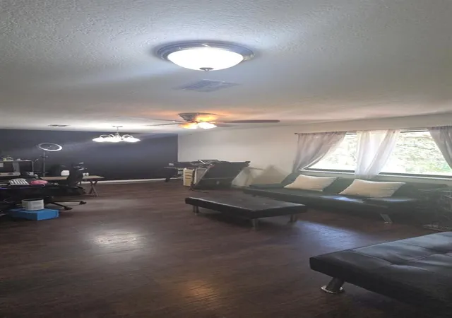 Photo 4 of Single family home for sale at 4322 Casaurina Rd, Lady Lake, FL 32159 | MLS# O6408458 | Listing updated on 2026-08-12