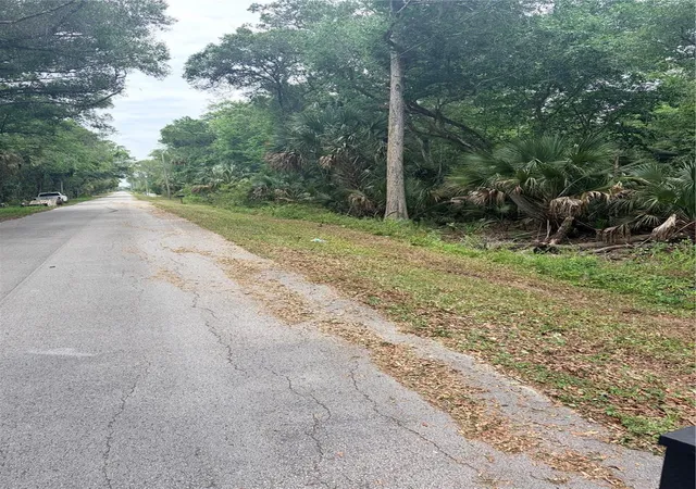 Photo 4 of Land for sale at 8744 W Oak St, Crystal River, FL 34428 | MLS# TB8509340 | Listing updated on 2026-07-04