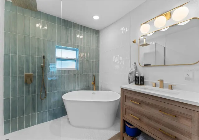4th image of 501 E Cluster Ave, Tampa, FL 33604 | MLS# TB8509346