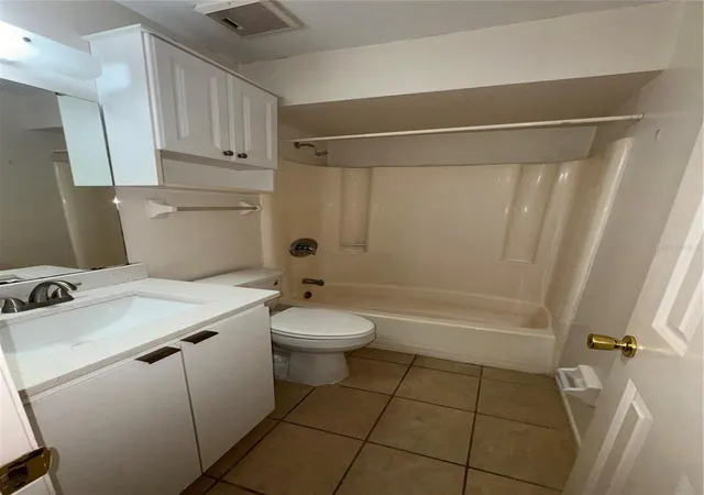 Listing Photo 2 - Condo for sale in building located at 170 Windtree Ln, WINTER GARDEN, FL 34787 - Unit #