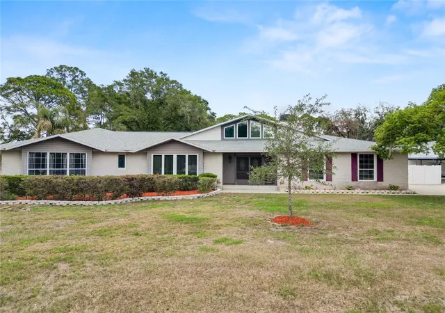 Homes for sale in Lakeland, FL | 6230 Forestwood Dr W, Lakeland, FL 33811 | MLS# L4961944