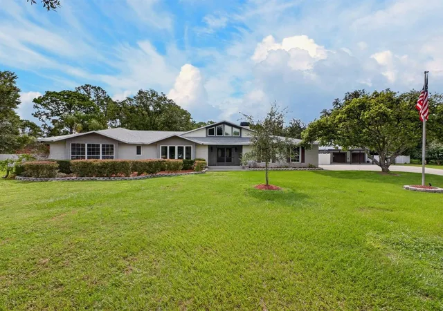 Photo 2 of Single family home for sale at 6230 Forestwood Dr W, Lakeland, FL 33811 | MLS# L4961944 | Listing updated on 2026-09-20