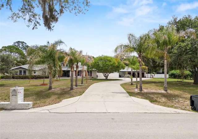 Homes for sale in Lakeland, FL | 6230 Forestwood Dr W, Lakeland, FL 33811 | MLS# L4961944