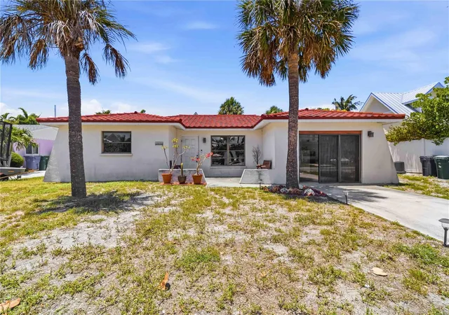 Photo 3 of Single family home for sale at 306 Palm Ave, Anna Maria, FL 34216 | MLS# A4693882 | Listing updated on 2026-08-07