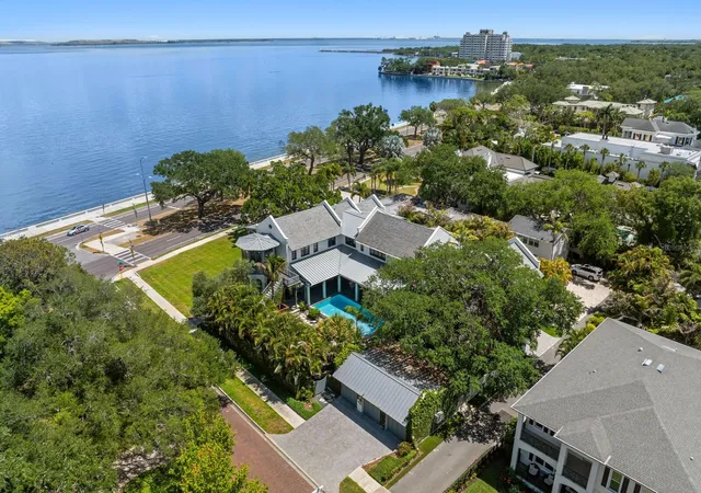 2nd image of 4613 Bayshore Blvd, Tampa, FL 33611 | MLS# TB8509371