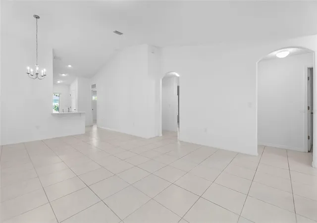 4th image of 10 Pontiac Ln, Palm Coast, FL 32164 | MLS# O6408520