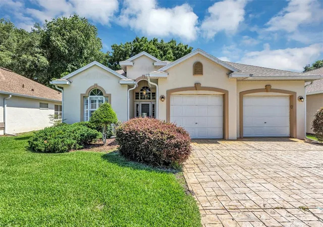 Photo 1 of Single family home for sale at 11003 Sw 69th Circle, Ocala, FL 34476 | MLS# OM724865 | Listing updated on 2026-09-15