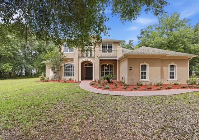 1st image of 530 N Blue Lake Ave, Deland, FL 32724 | MLS# V4949136