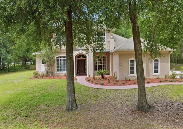 Photo 3 of Single family home for sale at 530 N Blue Lake Ave, Deland, FL 32724 | MLS# V4949136 | Listing updated on 2026-08-17