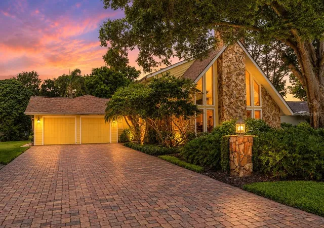 Homes for sale in Clearwater, FL | 1944 Levine Ln, Clearwater, FL 33760 | MLS# O6408546