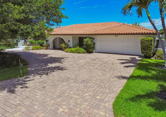 2nd image of 205 Harrison Ave, Belleair Beach, FL 33786 | MLS# TB8509451