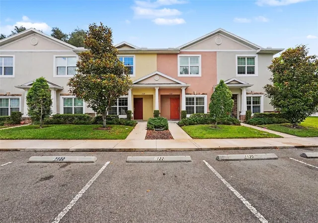 Photo 1 of Sale Pending at 1124 Hillhurst Dr, Wesley Chapel, FL 33543 | MLS# TB8509478 | Listing updated on 2026-10-05