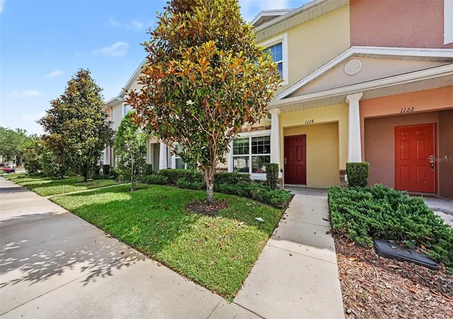 Photo 2 of Sale Pending at 1124 Hillhurst Dr, Wesley Chapel, FL 33543 | MLS# TB8509478 | Listing updated on 2026-10-05