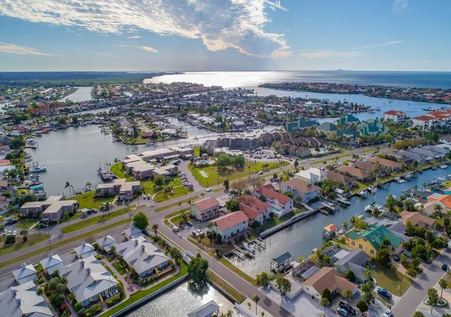 2nd image of 6506 Abaco Dr, APOLLO BEACH, FL 33572