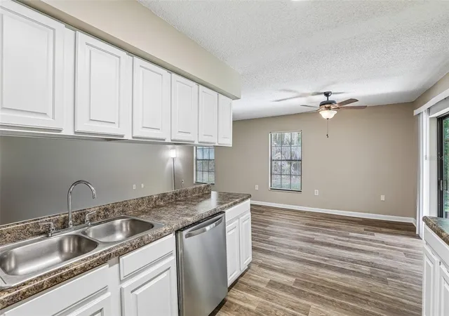 Photo 3 of Condo for sale at 100 E Oak Ter Dr #D2, Leesburg, FL 34748 | MLS# G5112467 | Listing updated on 2026-09-26