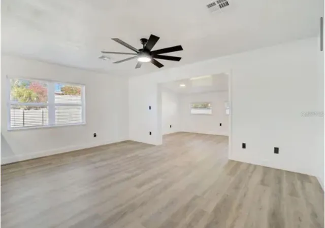 Photo 3 of Single family home for sale at 5205 Chenault Ave, Orlando, FL 32839 | MLS# S5150088 | Listing updated on 2026-10-14