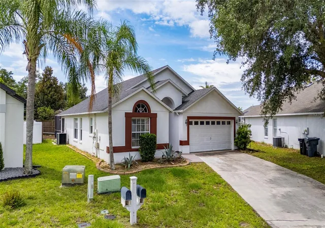 Photo 2 of Single family home for sale at 232 Lake Shore Pkwy, Davenport, FL 33896 | MLS# S5150091 | Listing updated on 2026-10-05