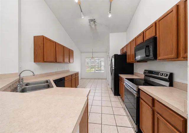 Photo 4 of Single family home for sale at 232 Lake Shore Pkwy, Davenport, FL 33896 | MLS# S5150091 | Listing updated on 2026-10-05