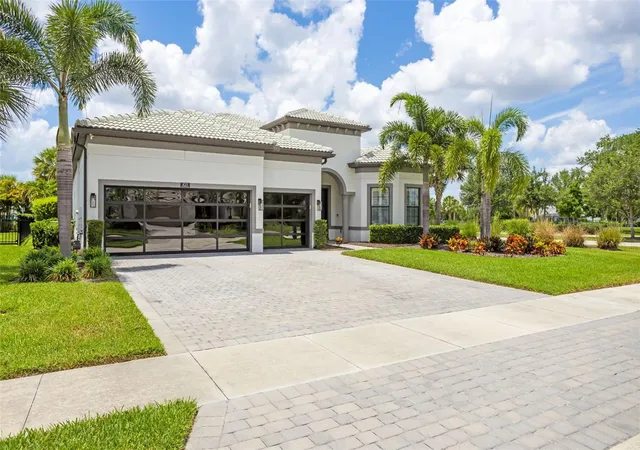 Photo 3 of Single family home for sale at 825 Seascape Pl, Sarasota, FL 34240 | MLS# A4693930 | Listing updated on 2026-10-14