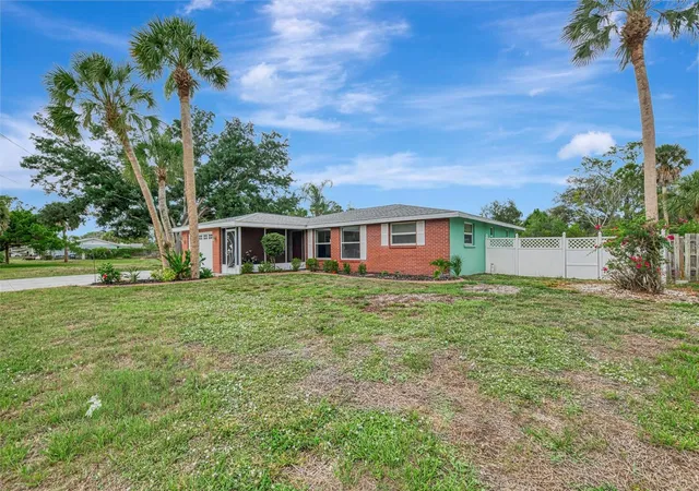 2nd image of 1460 Cortes Dr, Englewood, FL 34223 | MLS# N6144373