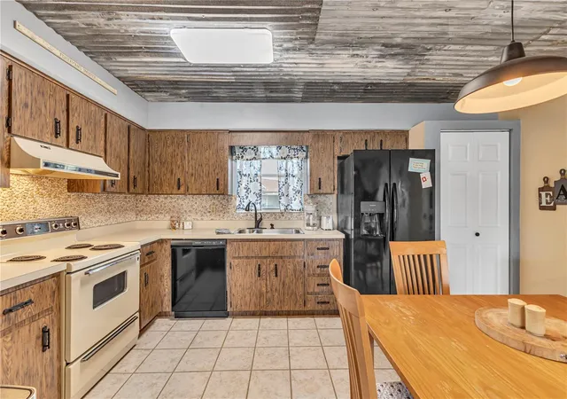 3rd image of 1640 Juno Trl #205C, Astor, FL 32102 | MLS# R4911281