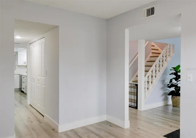 Photo 4 of Single family home for sale at 3309 Briarwood Ln, Safety Harbor, FL 34695 | MLS# TB8509582 | Listing updated on 2026-09-22