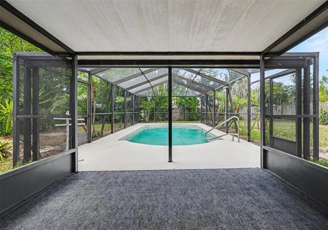 4th image of 2022 Lance Ct, Dover, FL 33527 | MLS# TB8509596