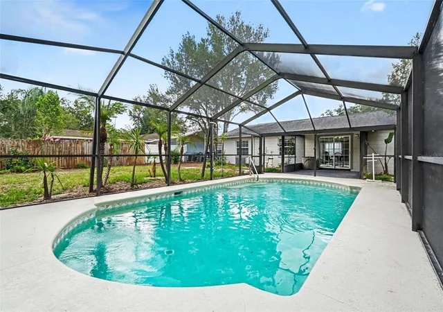 5th image of 2022 Lance Ct, Dover, FL 33527 | MLS# TB8509596